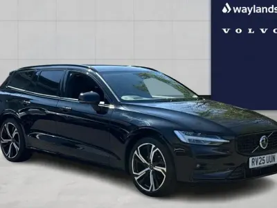 Używany Volvo V60 Ultra 2025 Czarny Kombi