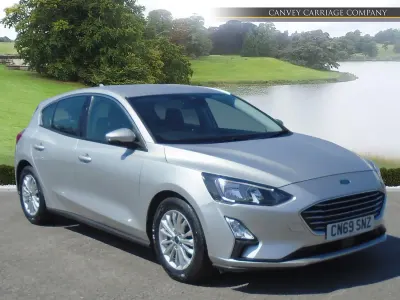 Used Ford Focus Titanium 125 HP (91 kW) 2019 Silver Hatchback