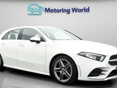 Begagnad Mercedes A180 AMG Line Premium 116 HK (85 kW) 2019 Vit Halvkombi