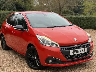 Used Peugeot 208 Allure 82 HP (60 kW) 2018 Hatchback