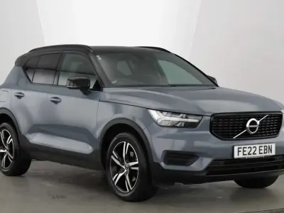 Usado Volvo XC40 R-Design 161 HP (118 kW) 2022 Cinzento SUV