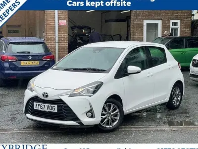 Used Toyota Yaris 111 HP (81 kW) 2017 White Hatchback