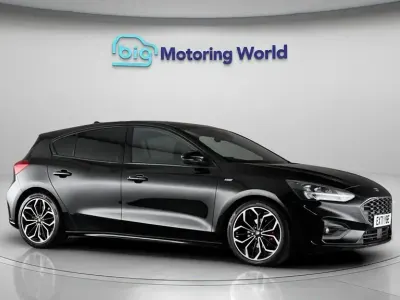 Używany Ford Focus ST-Line X 120 KM (88 kW) 2021 Czarny Hatchback