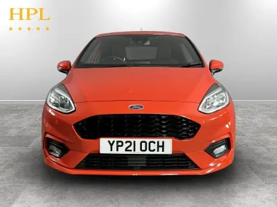 Begagnad Ford Fiesta ST-Line 125 HK (91 kW) 2021 Röd Halvkombi
