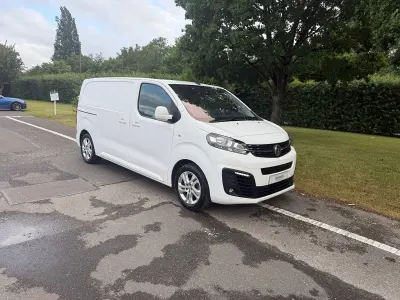 Used Vauxhall Vivaro Elite 100 kW (136 HP) 2021 White MPV