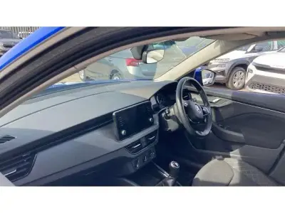 Käytetty Skoda Kamiq SE 95 HP (69 kW) 2022 Sininen Katumaasturi