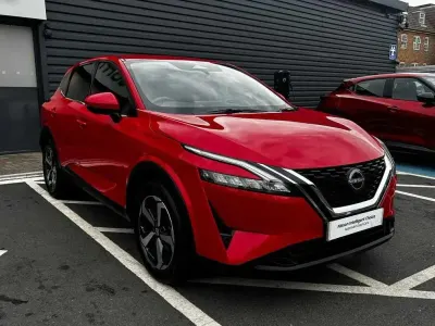 Used Nissan Qashqai N-Connecta 155 HP (114 kW) 2023 Red SUV