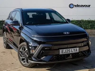 Gebraucht Hyundai Kona N Line 129 PS (94 kW) 2025 Schwarz SUV