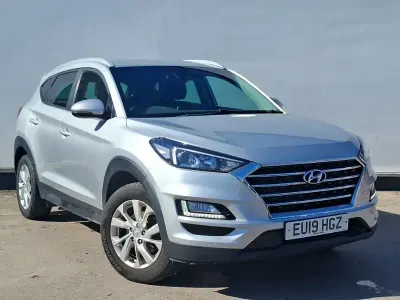 Usado Hyundai Tucson SE 132 HP (97 kW) 2019 Prateado SUV