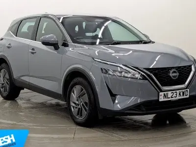 Begagnad Nissan Qashqai Acenta Premium 140 HK (102 kW) 2023 Grå SUV
