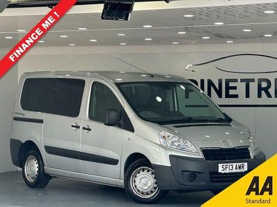 Begagnad Peugeot TePee Comfort 98 HK (72 kW) 2013 Silver Minibuss