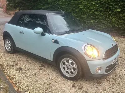 Usado Mini Cooper D Cabriolet 112 CV (82 kW) 2013 Azul Descapotable