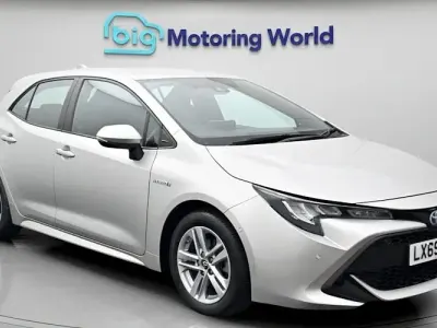 Used Toyota Corolla 122 HP (89 kW) 2019 Silver Hatchback