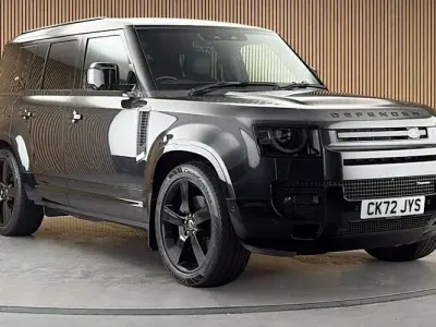 Used Land Rover Defender HSE Dynamic 300 HP (220 kW) 2024 SUV