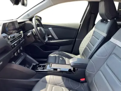 Used Citroën C4 PureTech 131 HP (96 kW) 2023 Platinum grey SUV