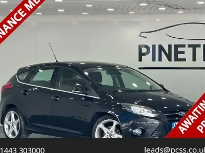 Gebraucht Ford Focus Titanium 115 PS (84 kW) 2014 Schwarz Kleinwagen
