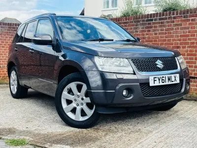 Usado Suzuki Grand Vitara SZ5 129 HP (94 kW) 2011 Cinzento SUV