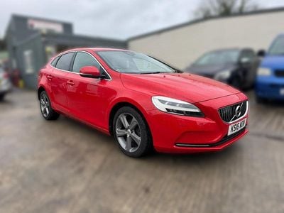 Used Volvo V40 Inscription 120 HP (88 kW) 2016 Red Hatchback