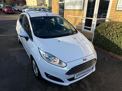 White Used 2015 Ford Fiesta Zetec Hatchback | £6,495 (Fair price)