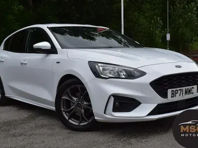 Used Ford Focus ST-Line 125 HP (91 kW) 2021 White Hatchback
