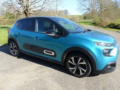 Używany Citroën C3 Shine 100 KM (73 kW) 2022 Niebieski Hatchback
