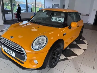 Used Mini ONE Hatch 102 HP (75 kW) 2015 Orange Hatchback