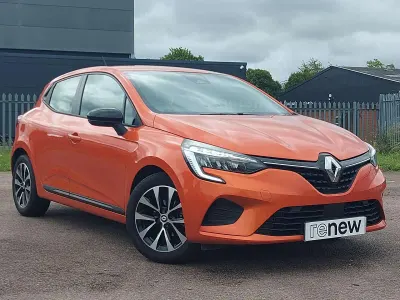 Used Renault Clio Evolution 90 HP (66 kW) 2022 Orange  Hatchback