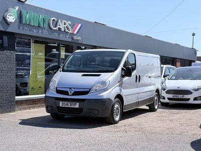 Second-hand Vauxhall Vivaro 115 CP (84 kW) 2014 Argintiu Monovolum