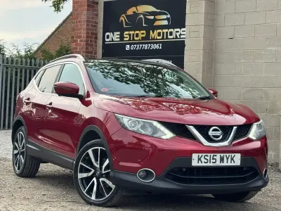 Używany Nissan Qashqai Tekna 130 KM (95 kW) 2015 Czerwony SUV