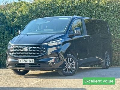 Usado Ford Tourneo Titanium 136 HP (100 kW) 2024 Preto Monovolume