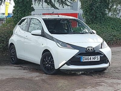 Used Toyota Aygo X-play 68 HP (50 kW) 2014 White Hatchback