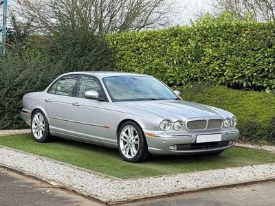 Used Jaguar XJR Supercharged 400 HP (294 kW) 2004 Silver Sedan