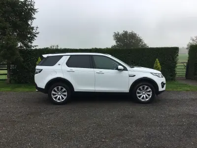 Used Land Rover Discovery Sport SE 180 HP (132 kW) 2016 White SUV