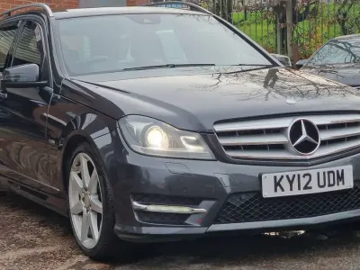 Używany Mercedes C220 170 KM (125 kW) 2012 Czarny Kombi