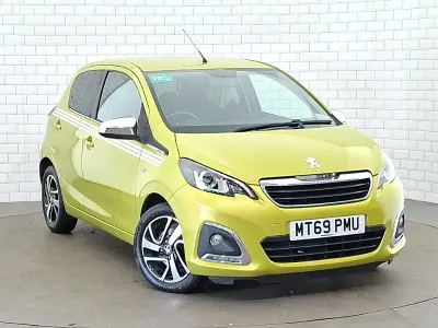 Used Peugeot 108 Collection 72 HP (52 kW) 2020 Green Hatchback