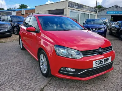 Used VW Polo SE 60 HP (44 kW) 2015 Red Hatchback