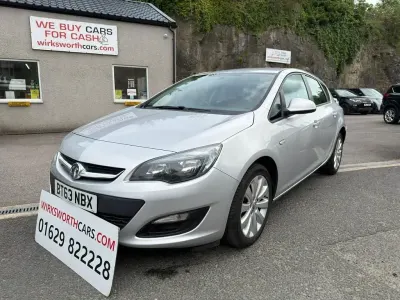 Usado Vauxhall Astra 2013 Plateado Utilitario