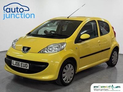 Begagnad Peugeot 107 68 HK (50 kW) 2006 Gul Halvkombi