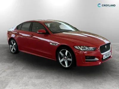 Used Jaguar XE R-Sport 200 HP (147 kW) 2019 Red Sedan