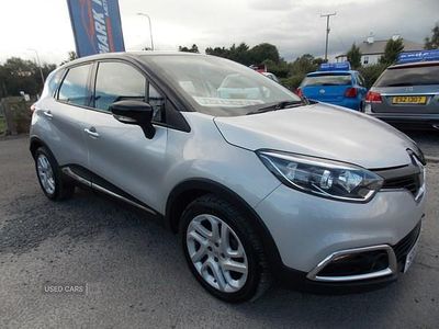Silver/black Used 2017 Renault Captur Dynamique SUV | £6,695 (Fair price)