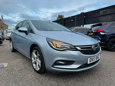 Used Vauxhall Astra SRi 150 HP (110 kW) 2017 Silver Hatchback