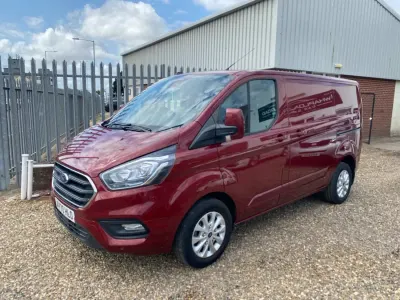 Used Ford Transit Custom Limited 130 HP (95 kW) 2020 Red Van