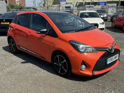 Begagnad Toyota Yaris Edition 90 HK (66 kW) 2016 Orange Halvkombi
