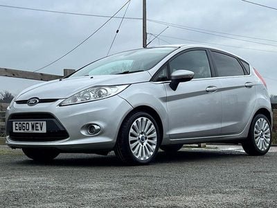 Used Ford Fiesta Titanium 95 HP (69 kW) 2010 Silver Hatchback