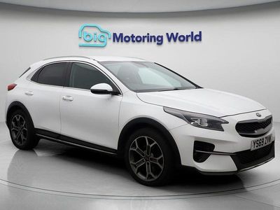White Used 2019 Kia XCeed SUV | £10,900 (Fair price)