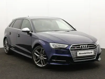 Begagnad Audi S3 Sportback Sport 300 HK (220 kW) 2019 Blå Halvkombi