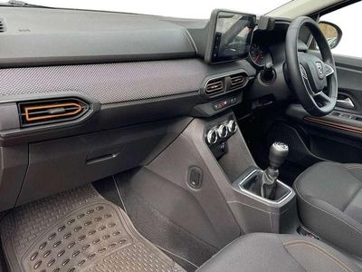 Used Dacia Sandero Prestige 90 HP (66 kW) 2021 Orange SUV