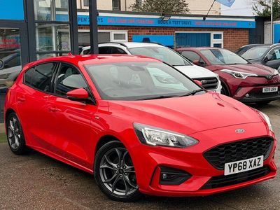 Used Ford Focus ST-Line 120 HP (88 kW) 2018 Red Hatchback