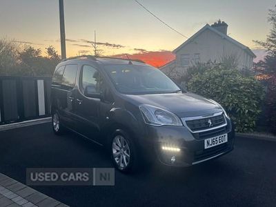 Gebraucht Peugeot Partner Tepee Allure 100 PS (73 kW) 2015 Grau Van / Kleinbus