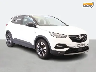 Used Vauxhall Grandland X SRi 130 HP (95 kW) 2020 White SUV